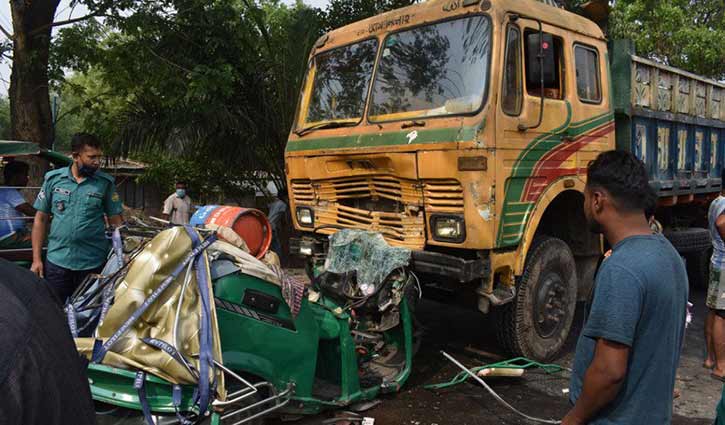 রাজশাহীতে ট্রাক-অটোরিকশা সংঘর্ষ: স্বামী-স্ত্রীসহ নিহত ৩