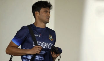 Shakib spends time alongside head coach Russell Domingo