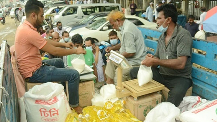 আজ থেকে স্মার্ট কার্ডে মিলবে টিসিবি পণ্য